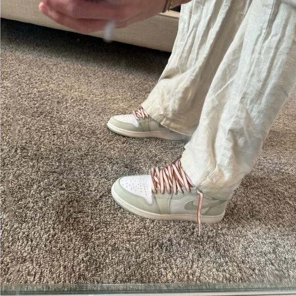 Air Jordan 1 Retro High OG (PS) Sneakers - Picture 3 of 5